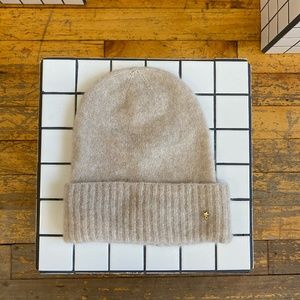 Des petits hauts hat